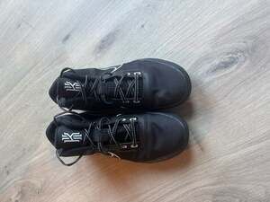 Nike Kyrie Flytrap IV 4 Black White Metallic Silver CT1972-001